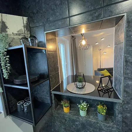 Gleis 11 - Kontaktloser 24-7 Check-i, Boxpringbett, W-lan & Parkplatz Kostenlos Appartement *