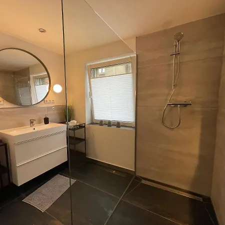 Appartement Gleis 11 - Kontaktloser 24-7 Check-i, Boxpringbett, W-lan & Parkplatz Kostenlos