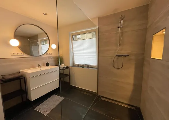 Apartment Gleis 11 - Kontaktloser 24-7 Check-i, Boxpringbett, W-lan&parkplatz Kostenlos